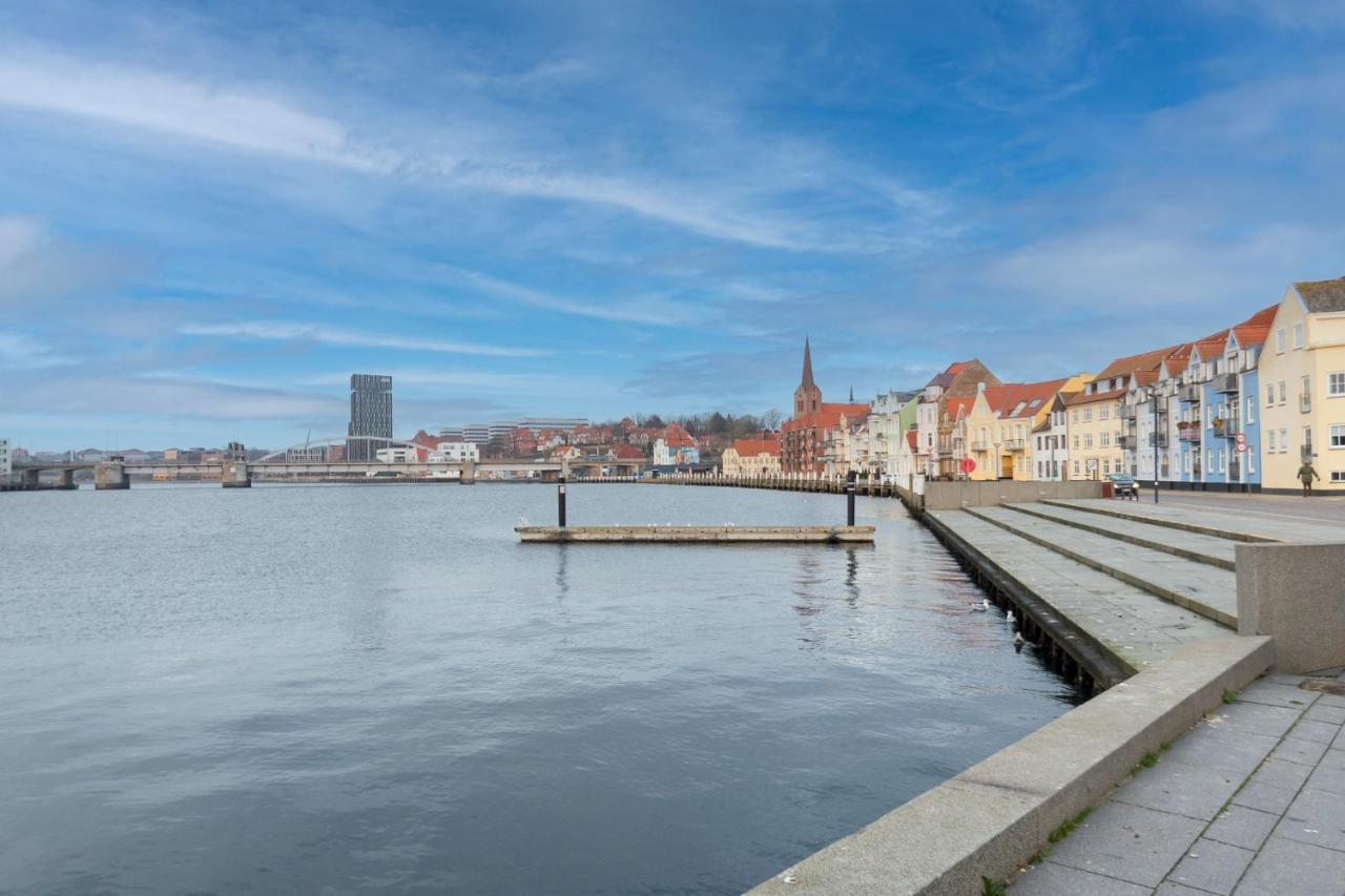 Harbour Walk Aparthotel Sønderborg Exteriör bild
