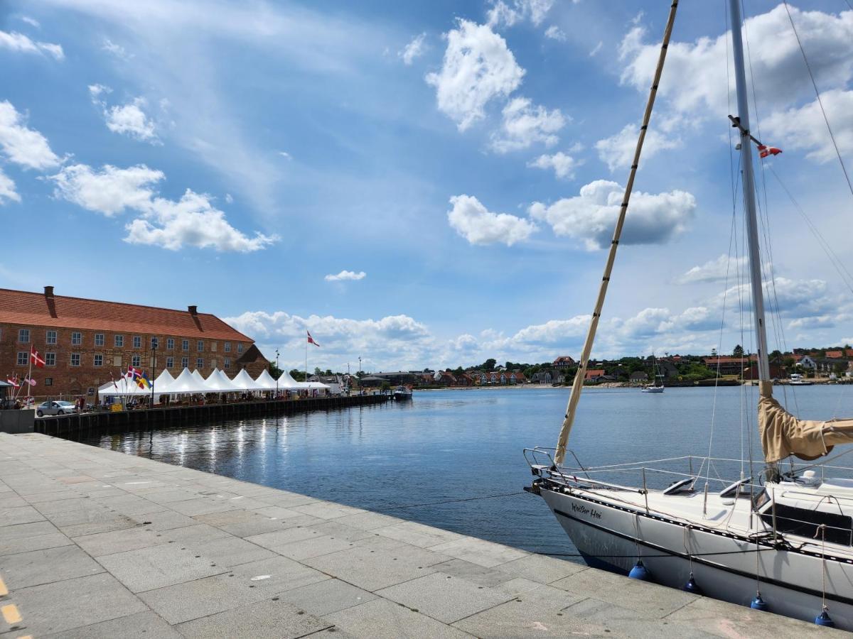 Harbour Walk Aparthotel Sønderborg Exteriör bild